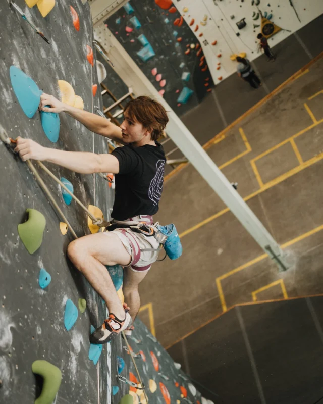 Setter’s view.

Fresh routes just went up on the Tower at Steel Shop.

Go take a look.

📸: @plastic_placer 

#climbsoill #climbinggym #indoorclimbing #climbing #stcharles