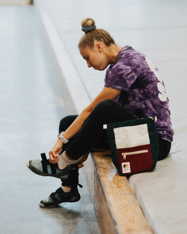 We're back on our gear spotlight game. This time we want to throw @ososupplyco a little love.

They've got cool chalk bags and buckets, and bags you can take with you everyday.

We have to admit - their corduroy chalk bags are pretty fire 🔥.

Check 'em out in the Shops when you get the chance!

 #chalkbags #climbingbags #indoorclimbing #climbinggym #climbsoill