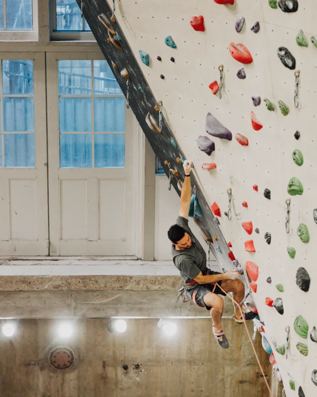 How's your Wednesday? We're just hanging out. #climbsoill #stlclimbing #climbinggym