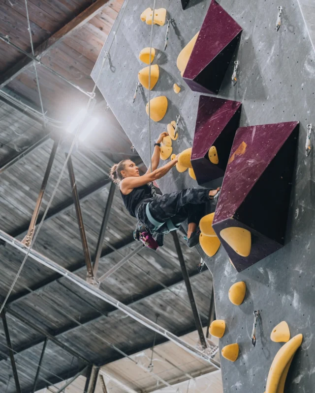 Just a little monday motivation to get you on that route you've been eyeballing. See you at the gym! #mondaymotivation #stlclimbing #climbsoill 

📸 @lcartmell2